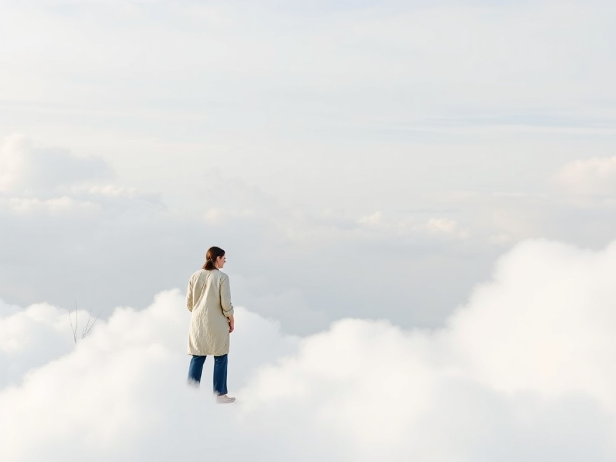Il colore dell’anno 2026 è un bianco: Pantone sceglie “Cloud Dancer”. Ecco perché
