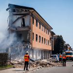 Un’esplosione ha fatto crollare una palazzina poco fuori Verona: una persona è morta e tre sono rimaste ferite