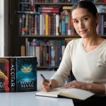 Sarah J. Maas, tre nuovi libri in arrivo dopo 5 anni: il ritorno di ACOTAR