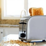 Grille-pain : découvrez enfin l’astuce des experts pour enlever toutes les miettes en quelques minutes