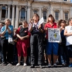 Stipendi bassi e spesso in nero, le badanti in protesta: "Invisibili, ma nostro welfare insostituibile"