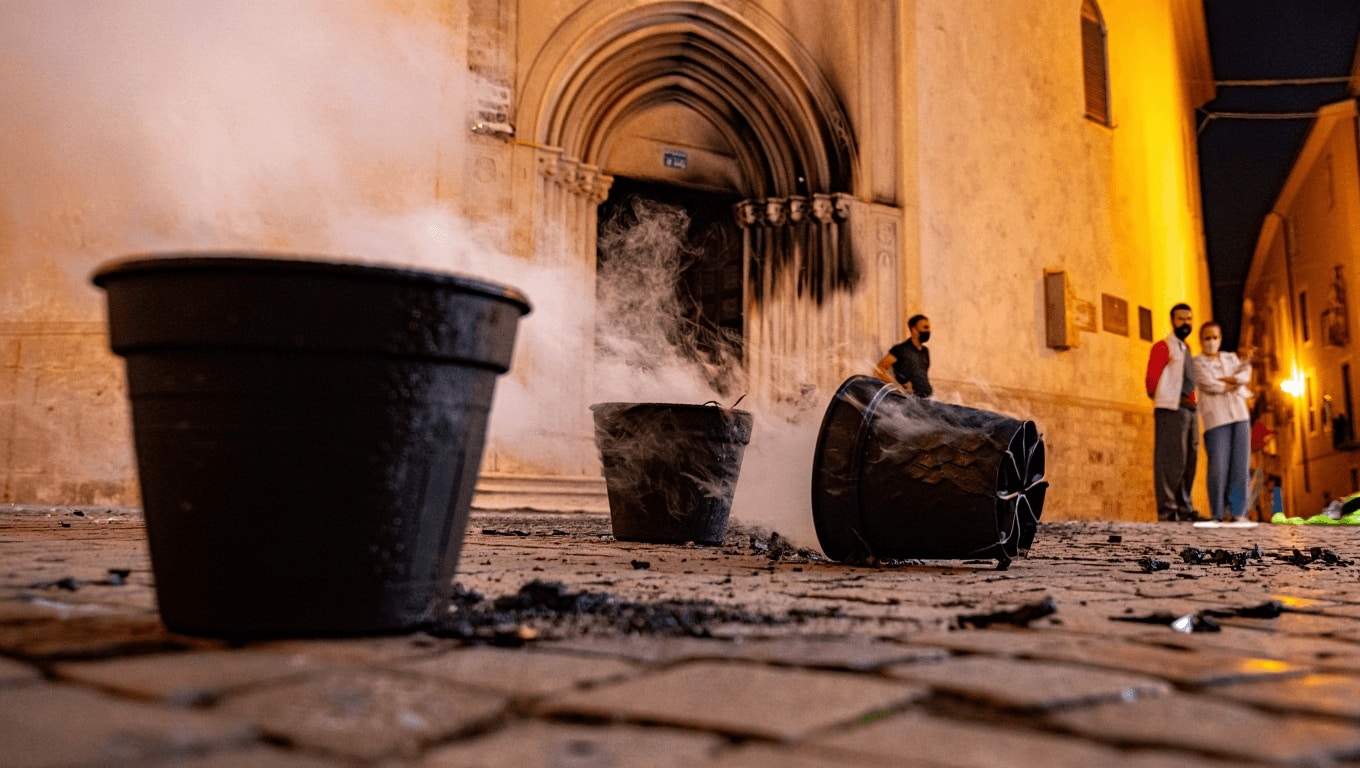 1 giorno faÈ stato appiccato un incendio davanti a una moschea di Cagliari