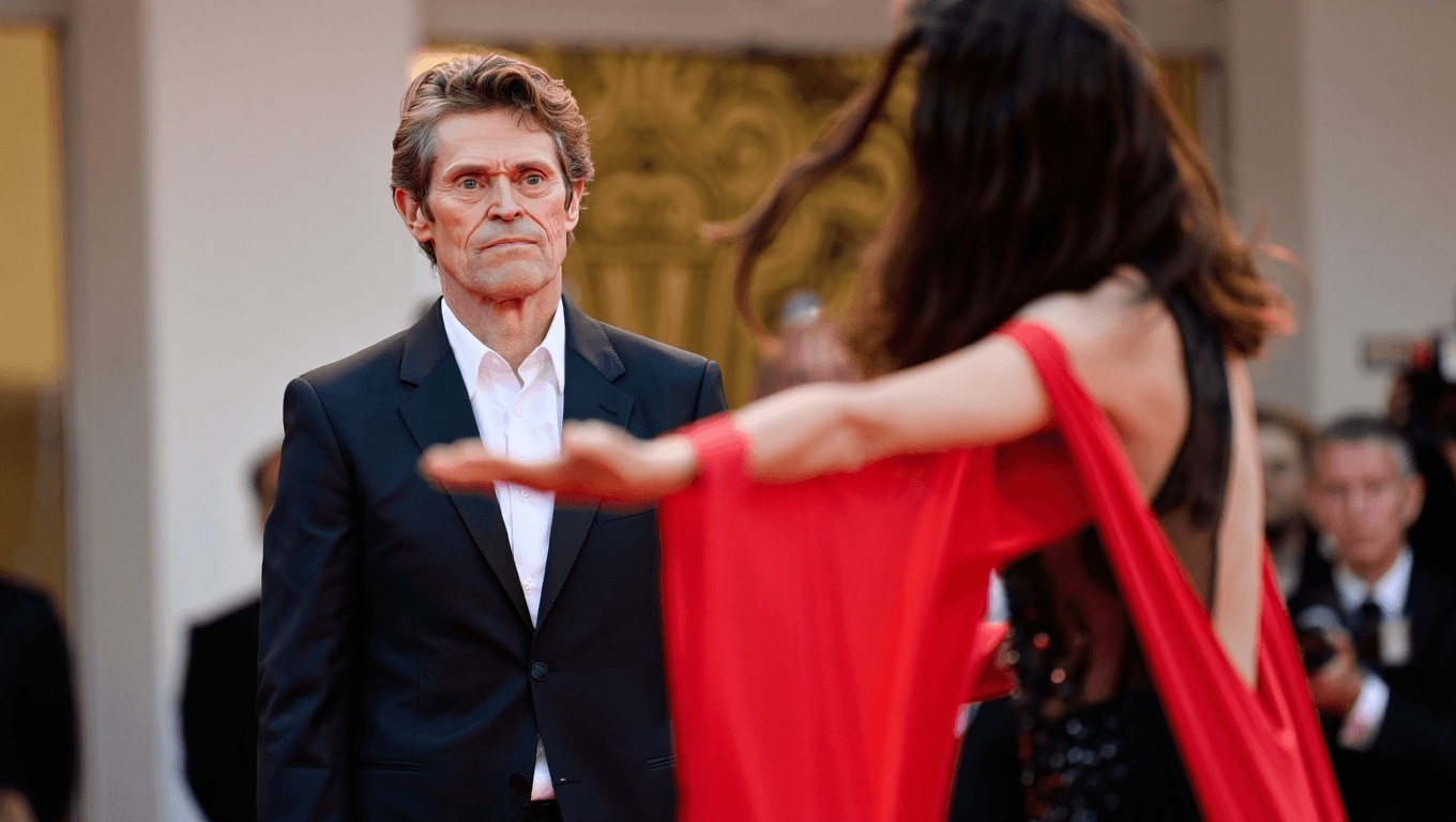 Willem Dafoe alla Biennale Teatro: l’altrove in scena, ma la vera scossa è Emma Dante