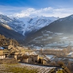 Vigneti e barocco, olio e ghiacciai. Due storie alpine tra antico e moderno dall’Alto Adige alla Valle d’Aosta