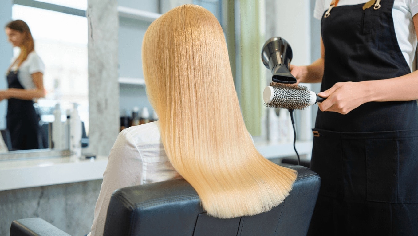 Blanche blonde, il biondo etereo che conquista l’estate 2026