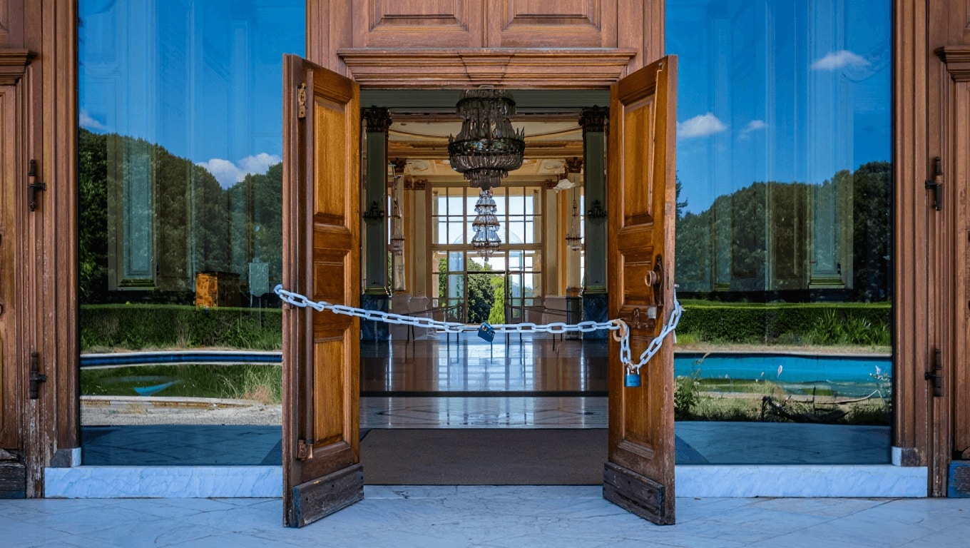 2 giorni faDentro al “castello delle cerimonie”Siamo stati nell'hotel napoletano celebre per i matrimoni sfarzosi e kitsch, chiuso per abusivismo dopo 40 anni di attività