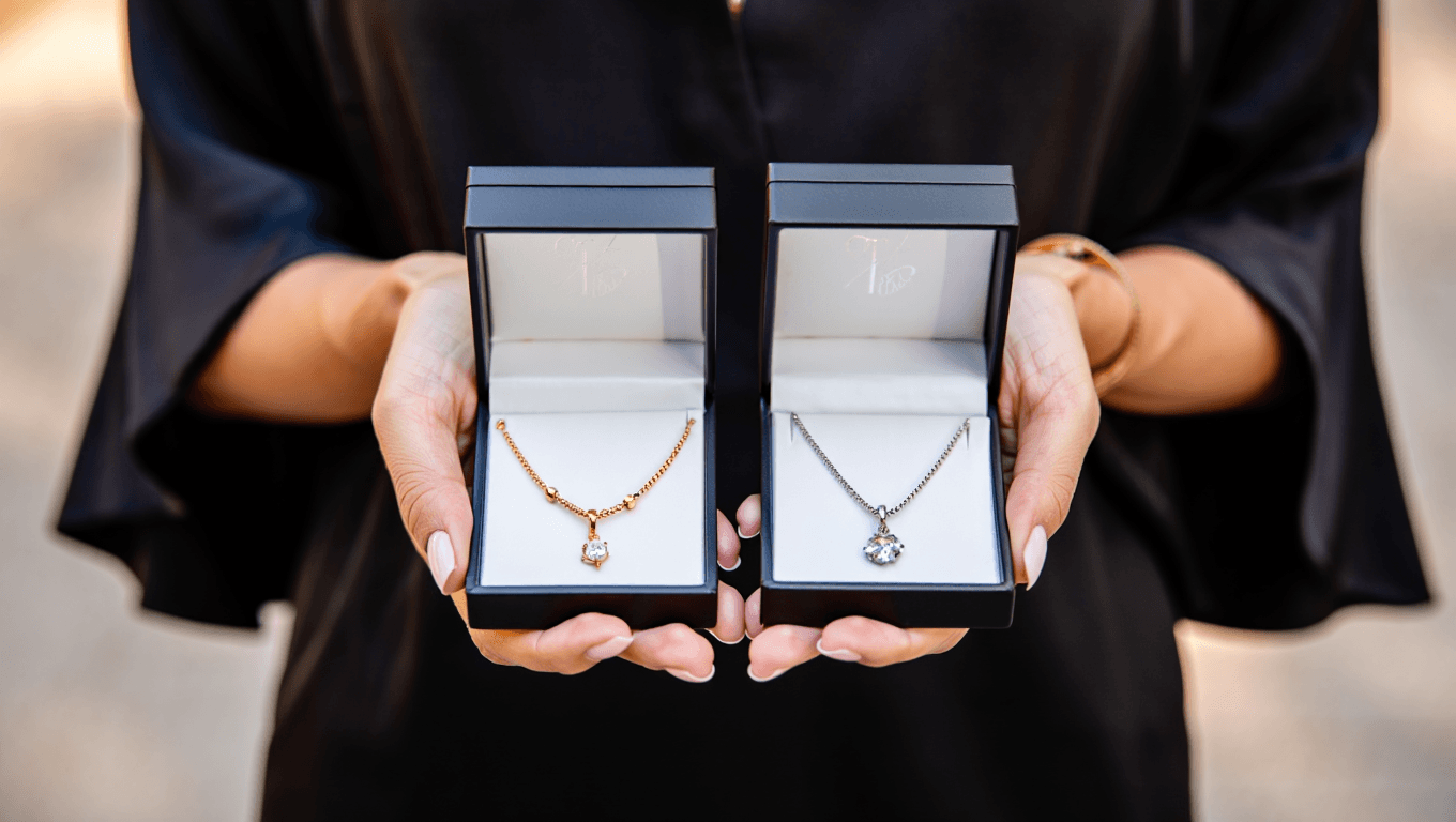 Cómo saber si te quedan mejor los accesorios en dorado o plateado