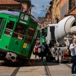 Tram, linea verde a rilento fra disagi e costi extra: viaggio tra i cantieri a Corticella