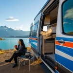 Tanta vacanza in poco spazio e in molto comfort. Il โpopolo del camperโ vuole e trova sempre piรน servizi (e comoditร )