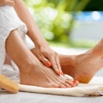 Prendersi cura dei piedi in estate. Dal peeling alla fotoprotezione: la nuova foot care