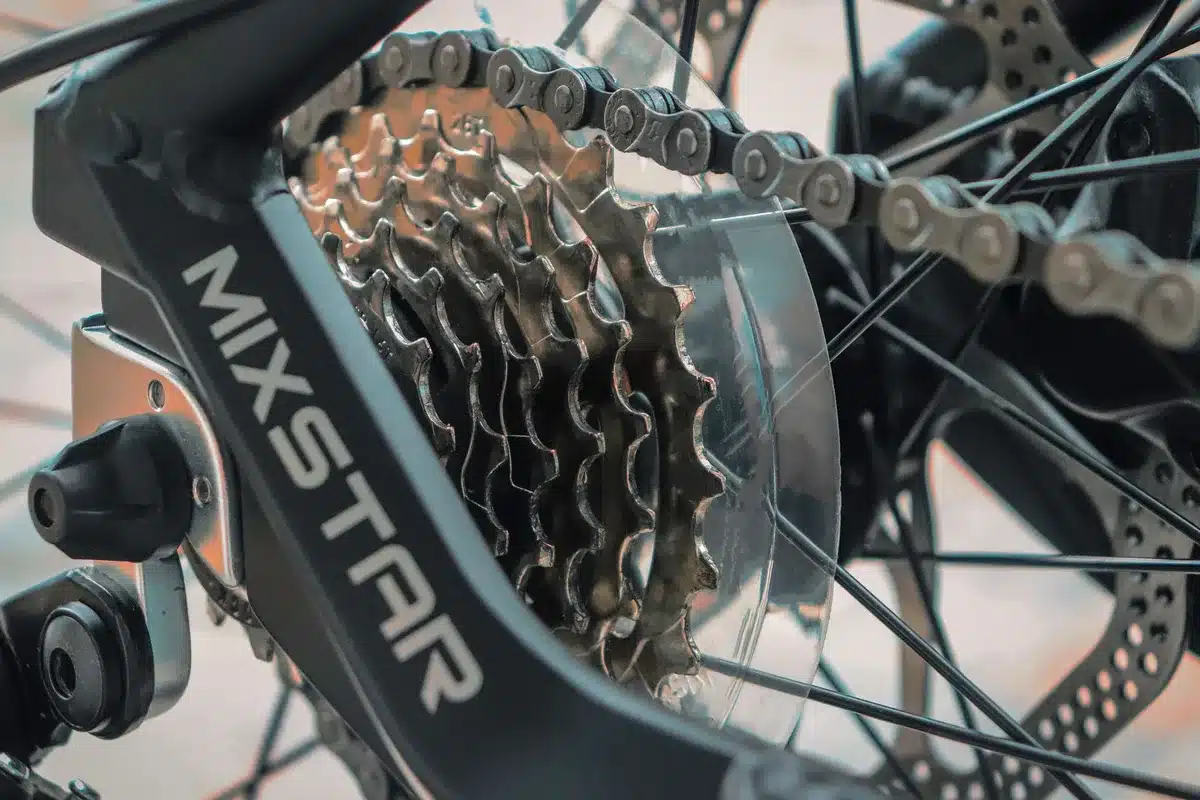 Dettagli di componenti e finiture di una bicicletta ad alta qualità