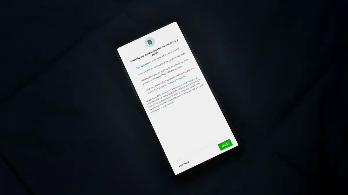 Banner di consenso per i cookie su una pagina web moderna