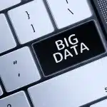 Analisi forense di uno smartphone: estrazione dati da dispositivo bloccato con documenti investigativi
