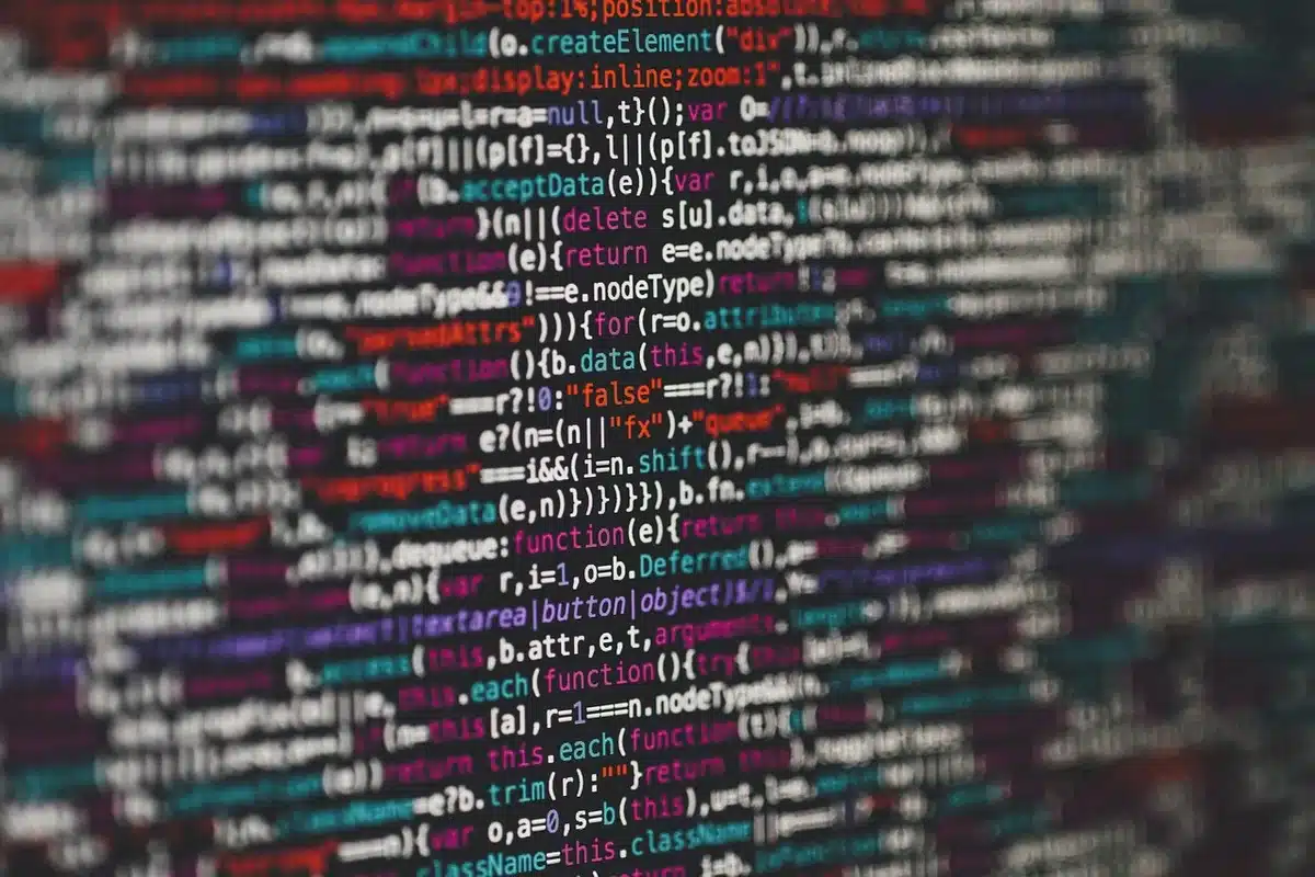 Primo piano di un frammento di codice HTML che mostra uno slot pubblicitario