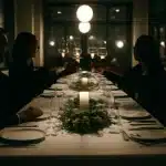 Vesti alla Moda per la Cena Aziendale di Natale: Consigli Top per Brillare!
