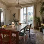 Casa parigina in stile eclettico: 7 idee déco per arredare con il colore