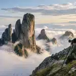 Montagne di Avatar immerse tra nuvole senza fine: foto da non perdere