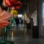 Nathalie Djurberg e Hans Berg a Milano: Gió Marconi, fiori giganti, sculture e stop-motion