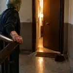 Nichelino, solitudine fatale: scoperta tardiva di un uomo morto