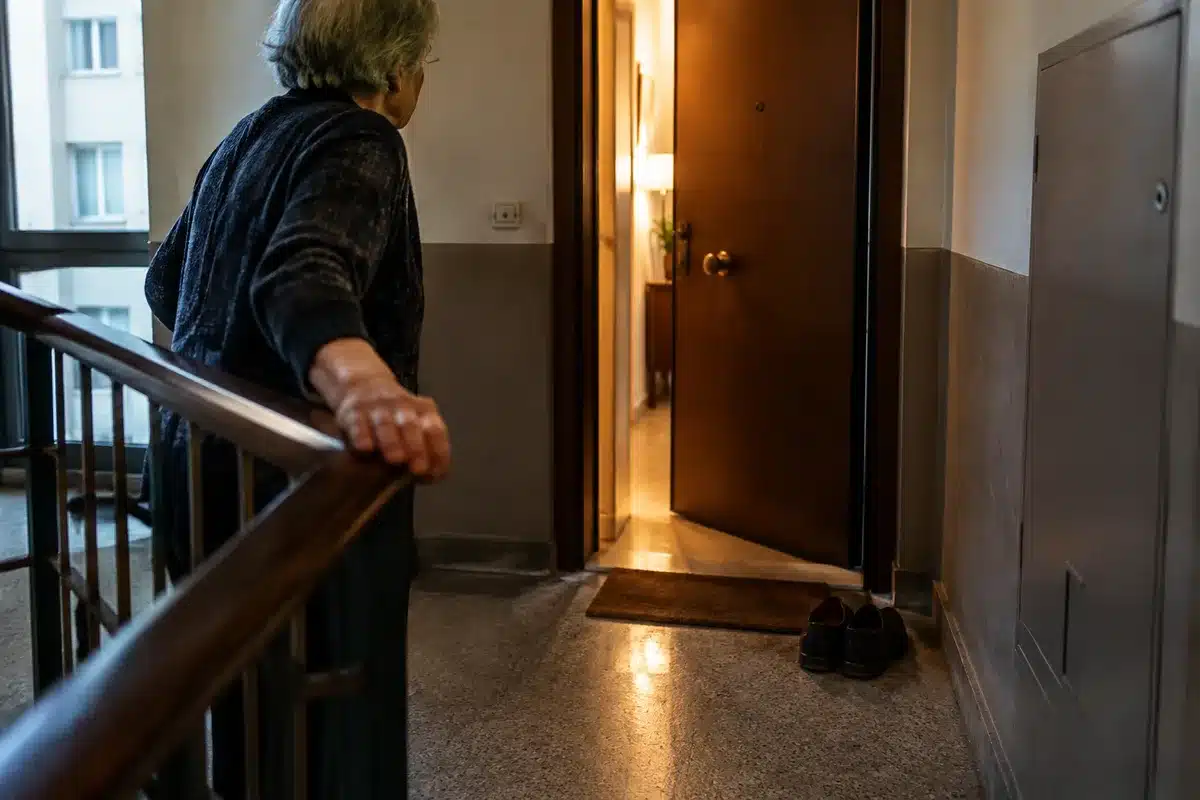 Nichelino, solitudine fatale: scoperta tardiva di un uomo morto