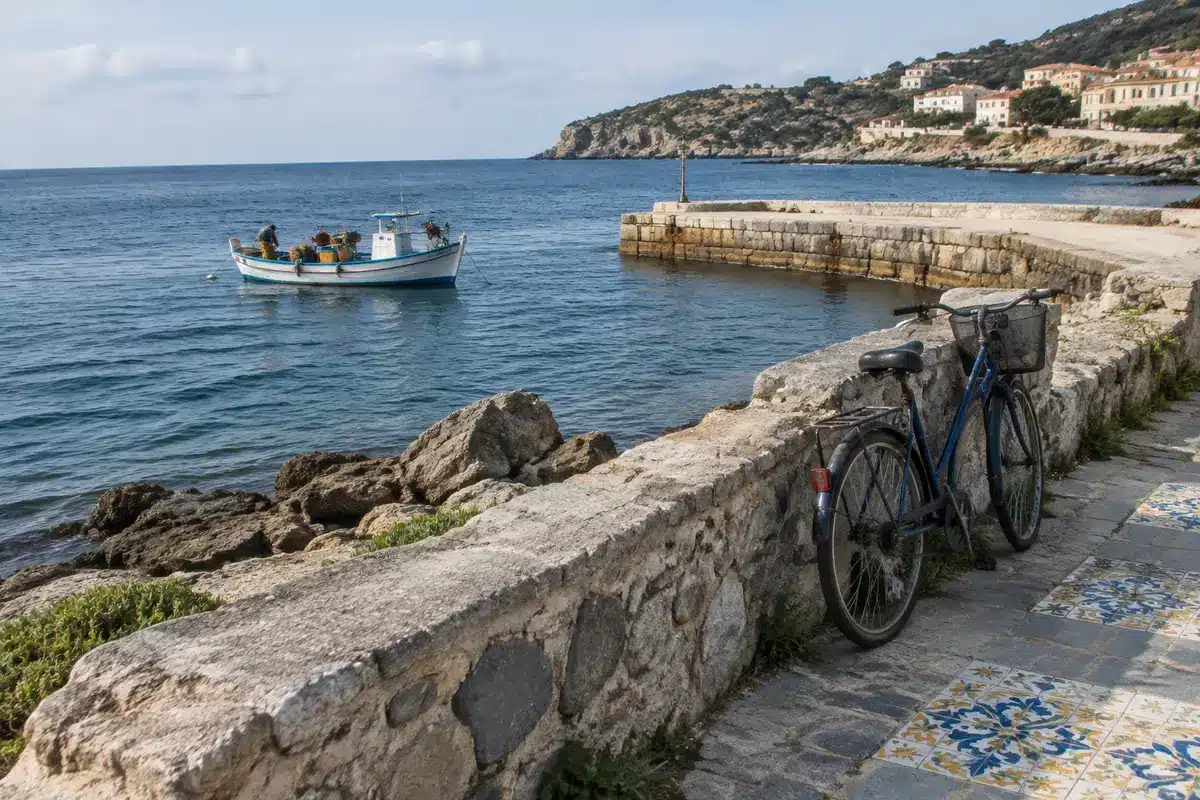 Ponza: segreti dell'isola del confino emergono tra scogli e memorie