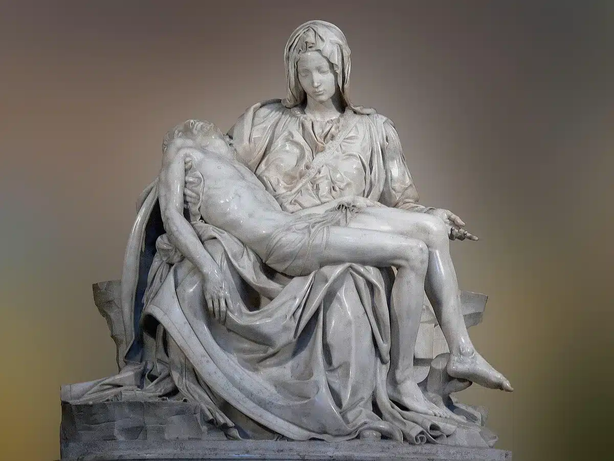 Funivia che sale verso una basilica in cima a un monte